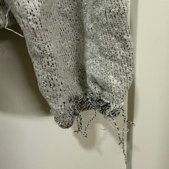 Free People Marled Distressed Slouchy Cropped Sweater M - Picture 5 of 6